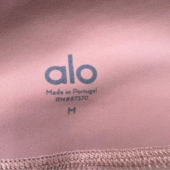 Alo High-Waist Ripped Warrior Legging Size Medium Activewear Yoga Sporty - Picture 9 of 9